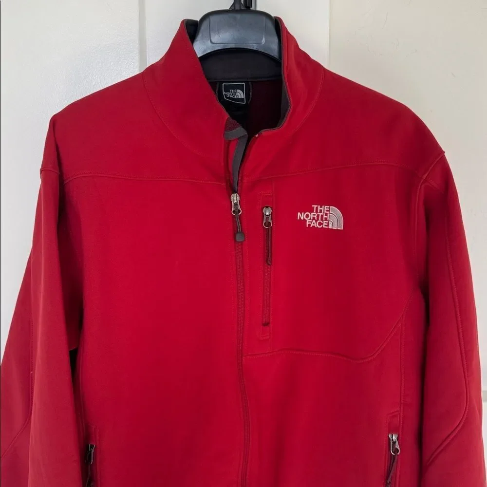 The North Face APEX Softshell Men's Red Performance Jacket Zipper Up Size L GUC